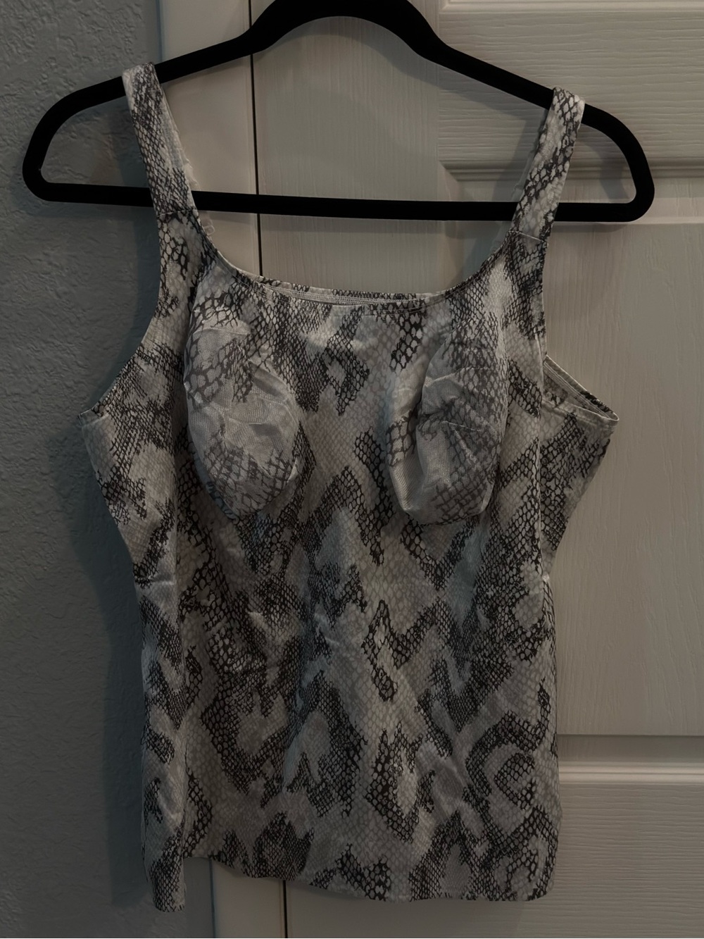 Ruby Ribbon Snake-Print Shapewear Cami Tank Top in Gray and White